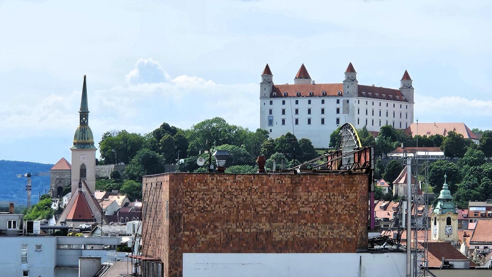 Panorama View Design Apt In Old Town - Free Parking Bratislava Luaran gambar
