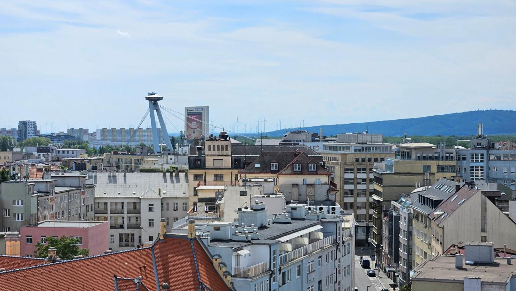 Panorama View Design Apt In Old Town - Free Parking Bratislava Luaran gambar
