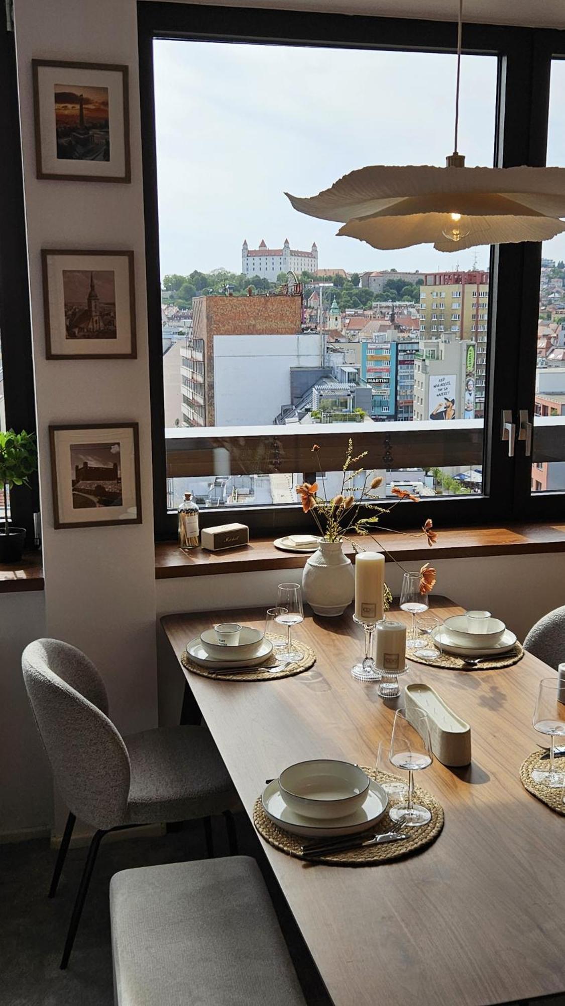 Panorama View Design Apt In Old Town - Free Parking Bratislava Luaran gambar